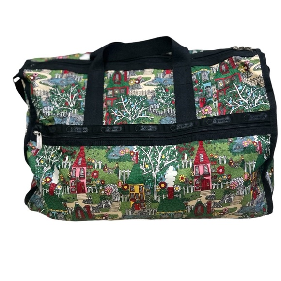 LeSportsac Weekender Duffle Travel Bag Overnight City Town Houses Print - Picture 2 of 8
